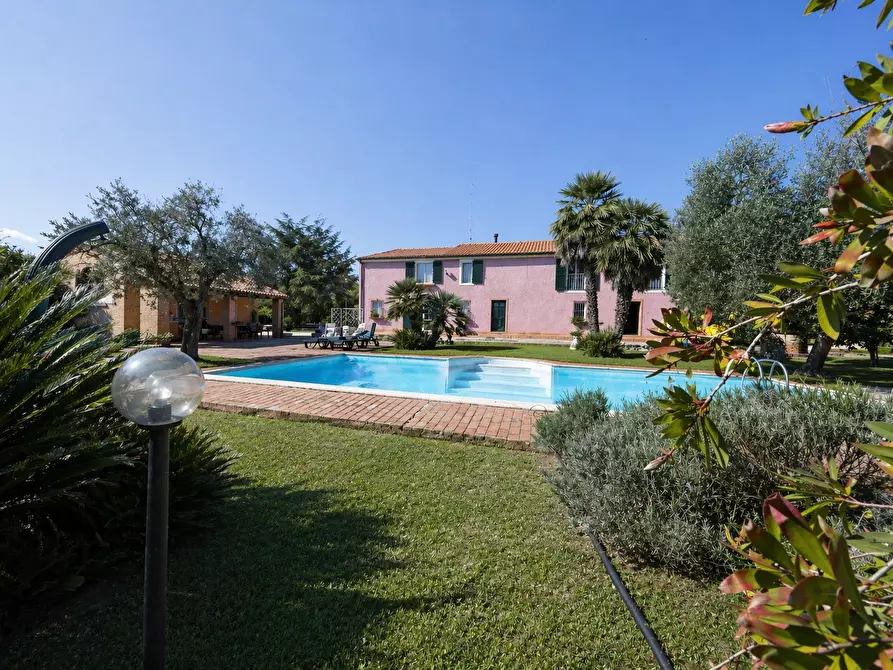 Immagine 1 di Rustico / casale in vendita  in Via Paterno a Ancona