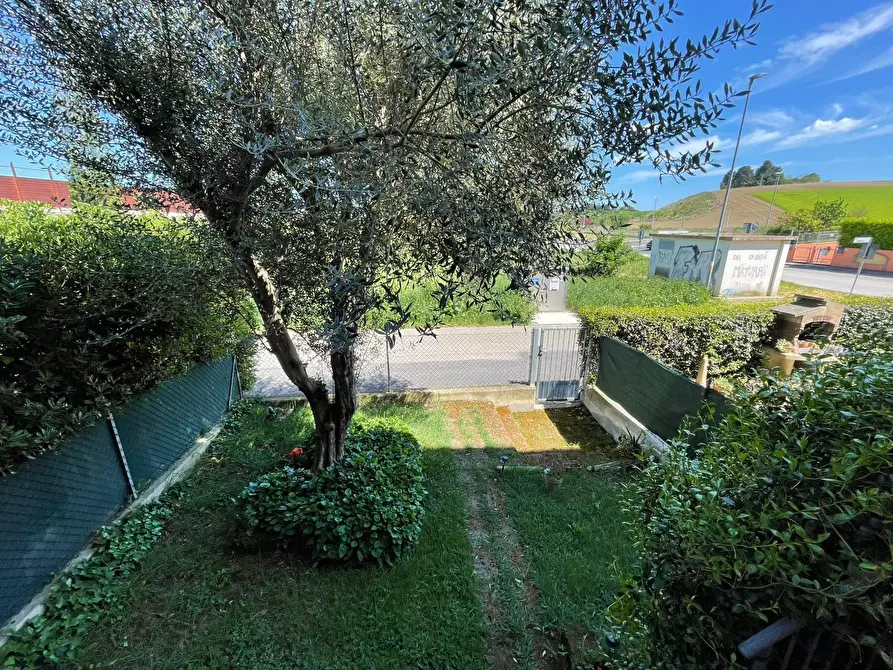 Immagine 1 di Bilocale in vendita  in Via D' ancona a Ancona