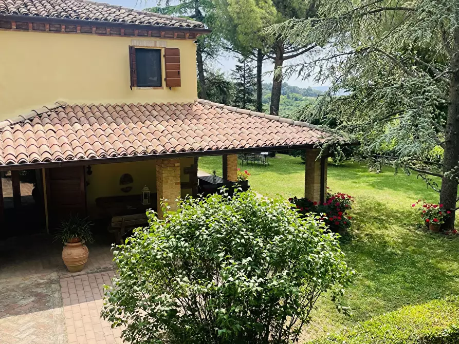 Immagine 11 di Villa in vendita  in VIA CHIARAVALLESE a Osimo