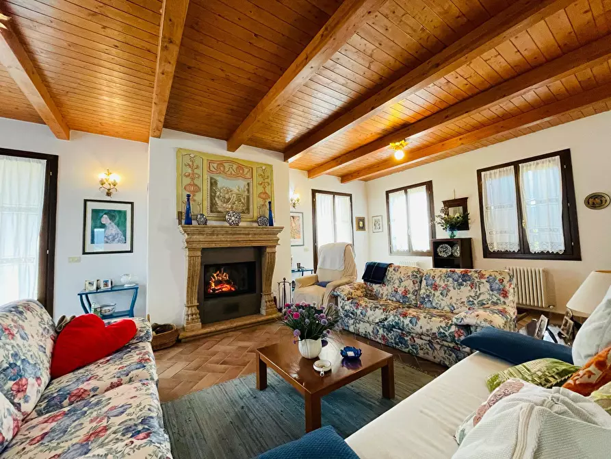 Immagine 21 di Rustico / casale in vendita  in morrovalle a Morrovalle