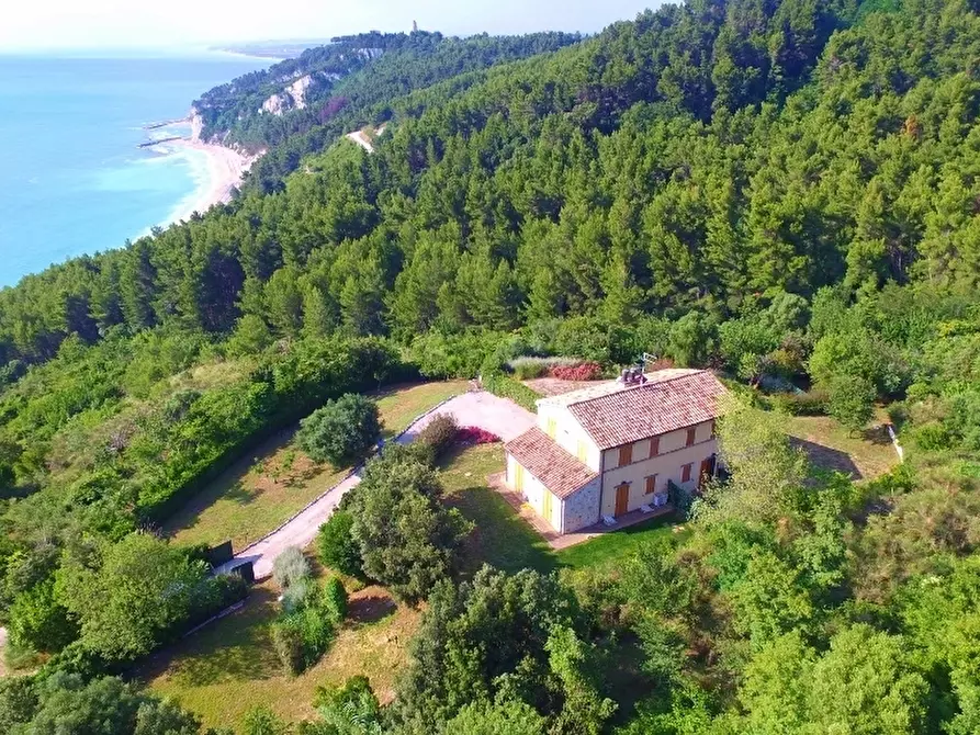 Immagine 1 di Rustico / casale in vendita  in sirolo a Sirolo