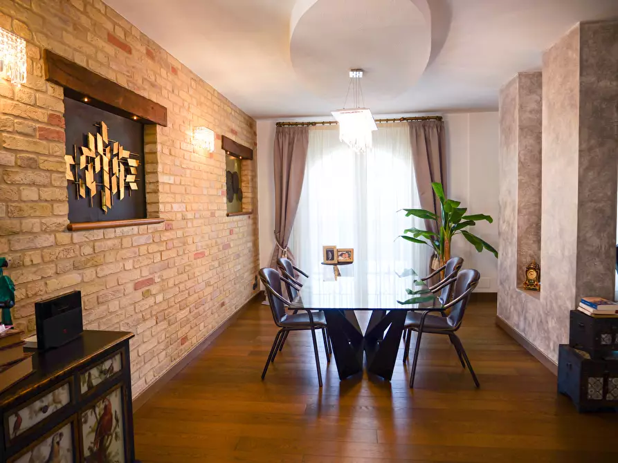 Immagine 11 di Villa in vendita  in Via Passarini a Recanati