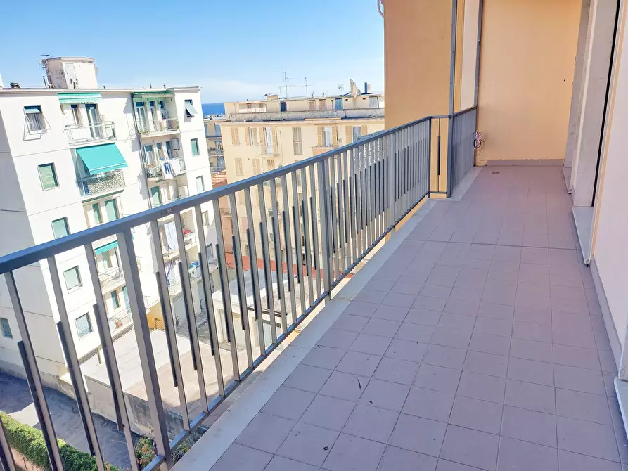 Immagine 20 di Trilocale in affitto  in Via Meridiana 25 a San Remo