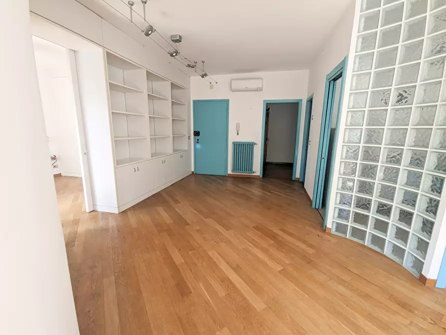 Immagine 3 di Trilocale in vendita  in Corso degli Inglesi 458 a San Remo