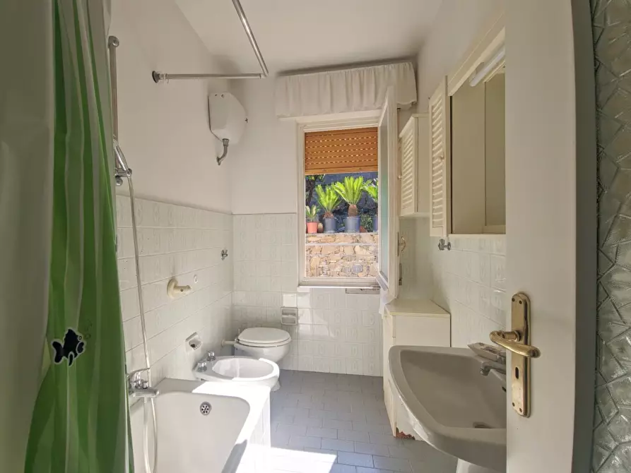 Immagine 17 di Trilocale in vendita  in Via Pascoli 158 a San Remo