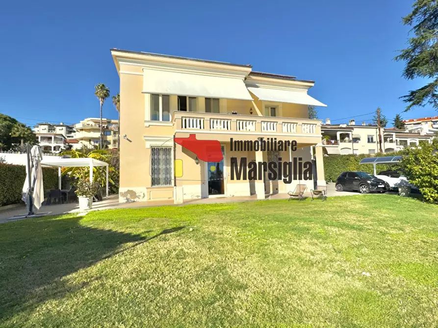 Immagine 5 di Villa in vendita  in Strada Solaro 105 a San Remo
