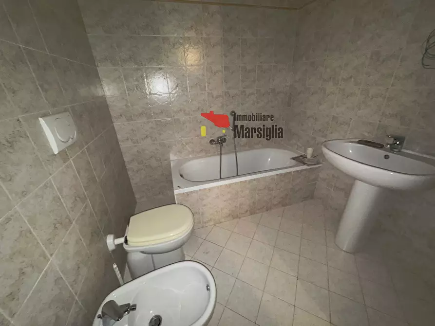 Immagine 21 di Trilocale in vendita  in Via Franco Alfano 37 a San Remo