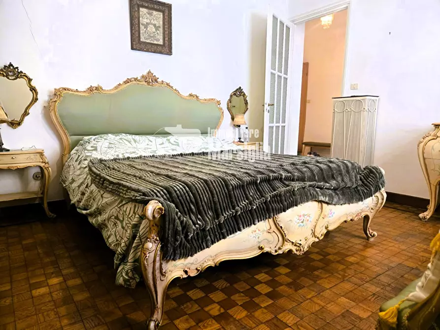 Immagine 11 di Quadrilocale in vendita  in Corso degli Inglesi 700 a San Remo