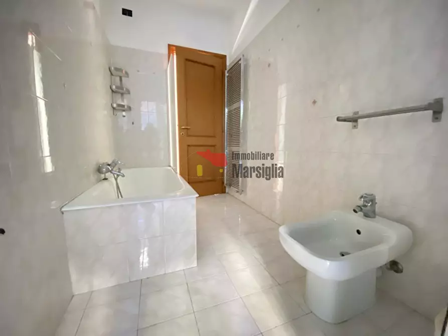 Immagine 19 di Quadrilocale in vendita  in Strada Solaro 88 a San Remo