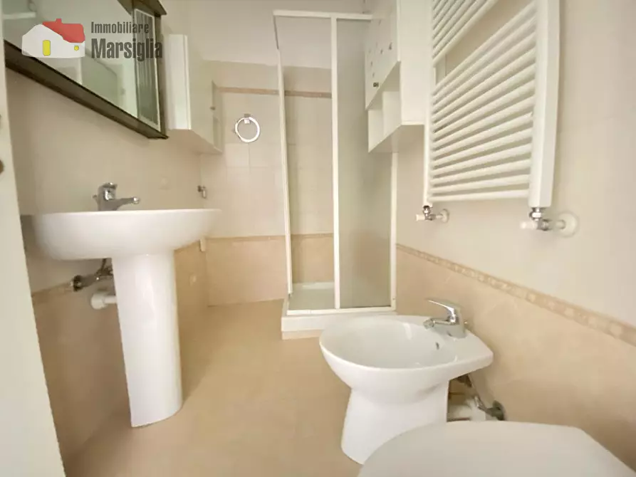 Immagine 10 di Trilocale in vendita  in Corso Matuzia a San Remo