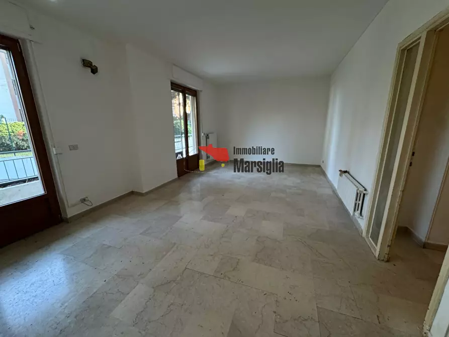 Immagine 31 di Trilocale in vendita  in Strada Bonmoschetto 8 a San Remo