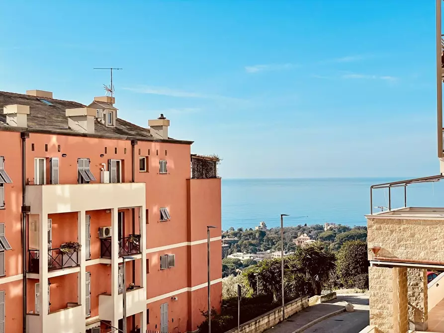 Immagine 1 di Appartamento in vendita  in VIA DEGLI IRIS a Genova
