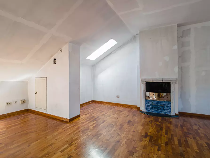 Immagine 10 di Attico in vendita  in Via Verolengo a Torino