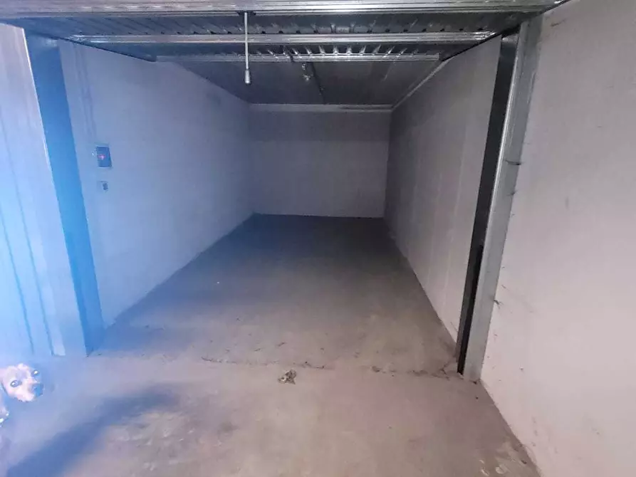 Immagine 1 di Garage in vendita  in Via Pinelli a Torino