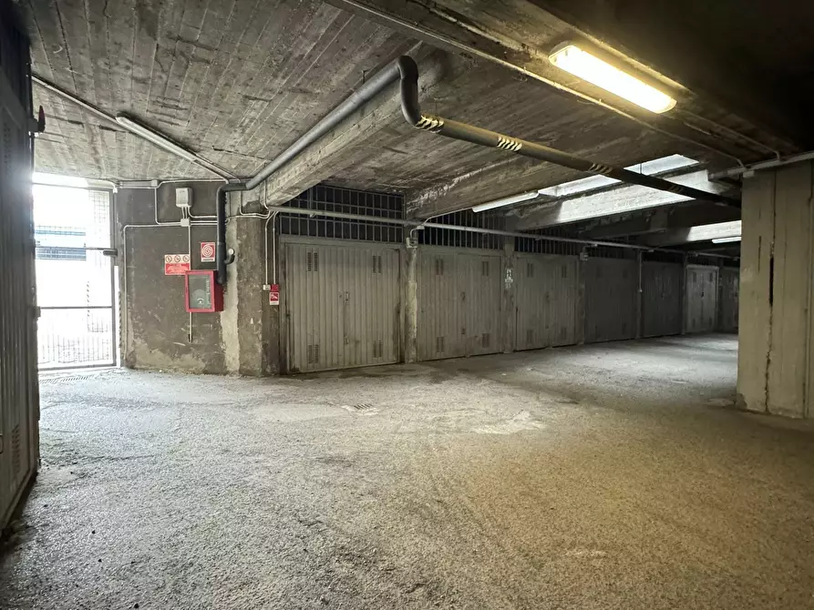 Immagine 5 di Garage in vendita  in Via Forlì a Torino