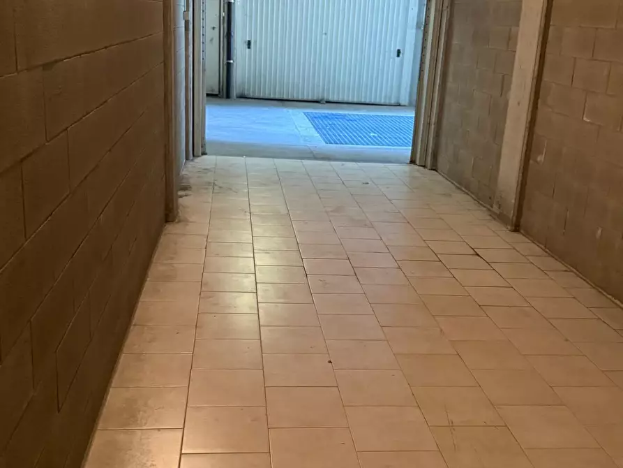 Immagine 3 di Garage in vendita  in Via Borsellino a Torino