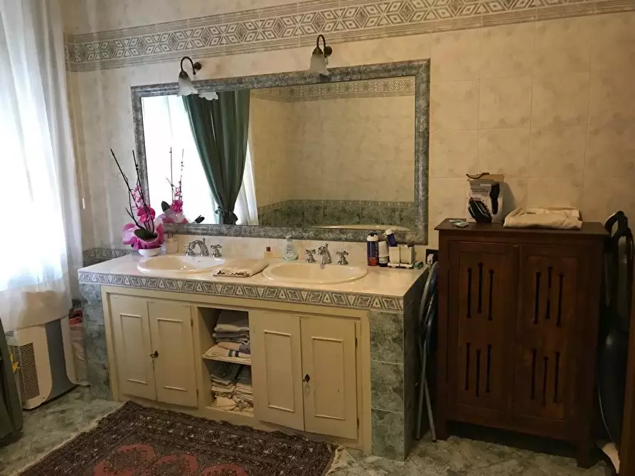 Immagine 10 di Appartamento in vendita  a Livorno