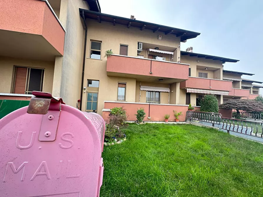 Immagine 1 di Casa bifamiliare in vendita  in Via Marilla Rigazio 22 a Vercelli