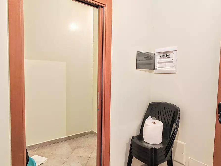 Immagine 12 di Locale commerciale in vendita  in Via alberto giolitti 53 a Roma