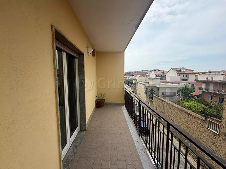 Immagine 13 di Quadrilocale in vendita  a Giugliano In Campania