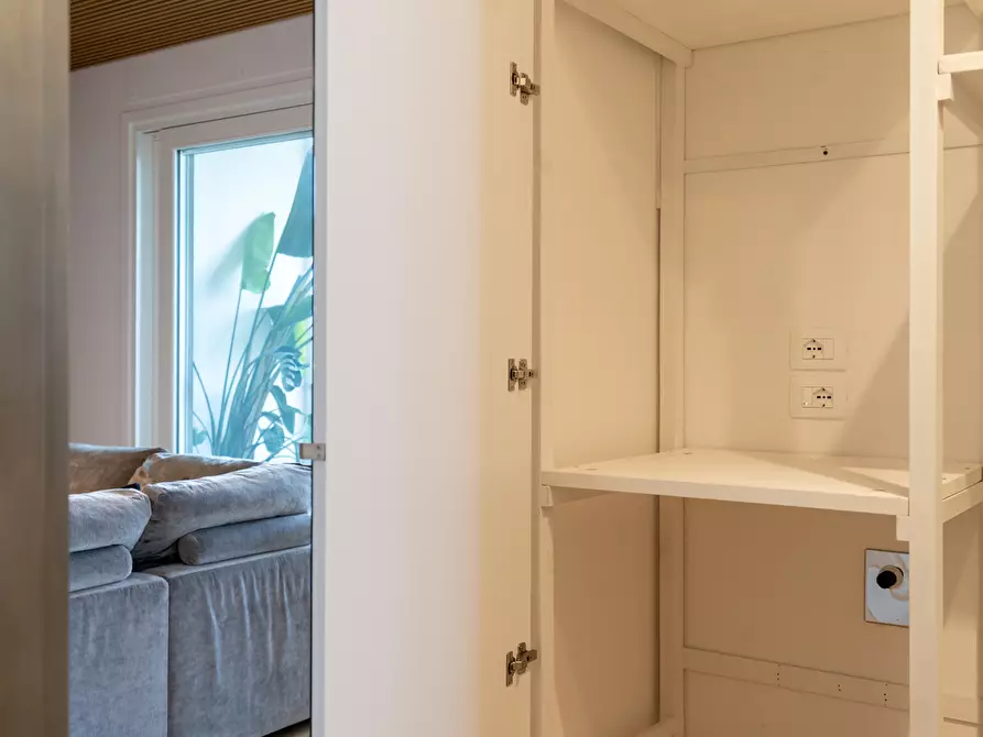 Immagine 49 di Bilocale in vendita  in Via Oronzo de Donno 5 a Lecce