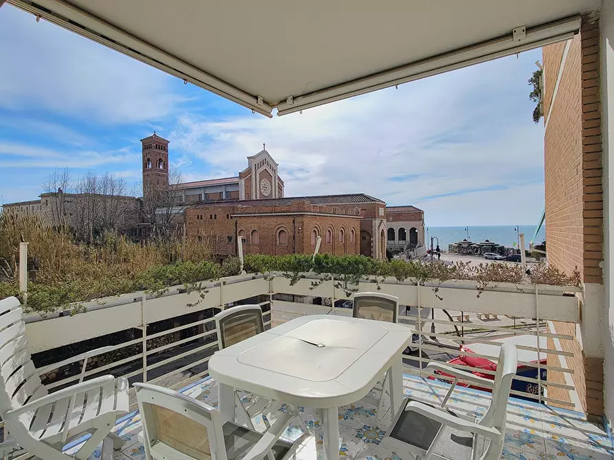 Immagine 19 di Trilocale in vendita  in Viale Giacomo Matteotti 153 a Nettuno