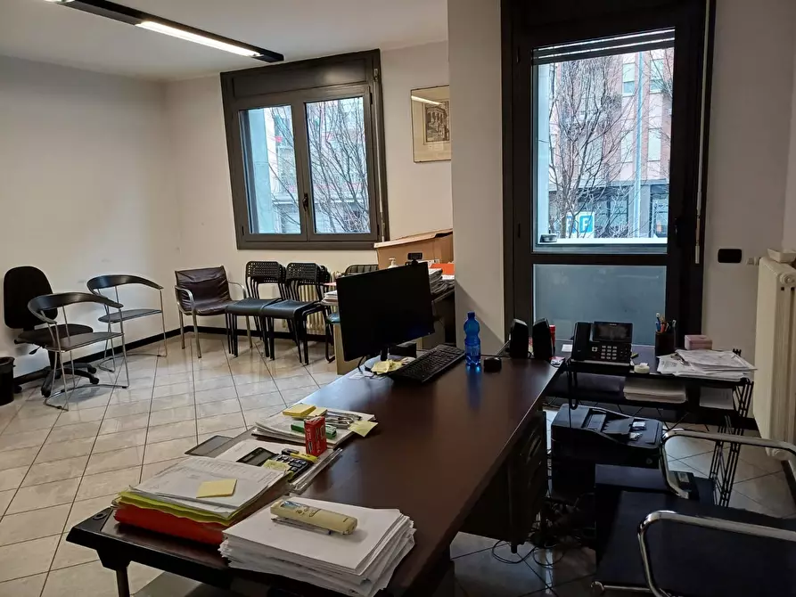 Immagine 11 di Ufficio in vendita  in VIA EINAUDI 4 a Como