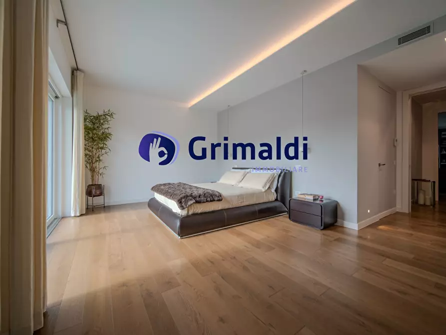 Immagine 14 di Villa in vendita  a Napoli