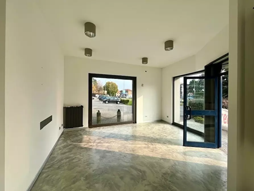 Immagine 4 di Locale commerciale in affitto  in Via Dante Alighieri 26 a Lurago D'erba