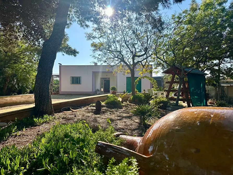 Immagine 1 di Villa in vendita  in Contrada Pezza d' Acqua Fresca 27 a San Vito Dei Normanni