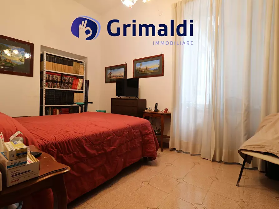 Immagine 12 di Quadrilocale in vendita  in Via Chiatamone a Napoli