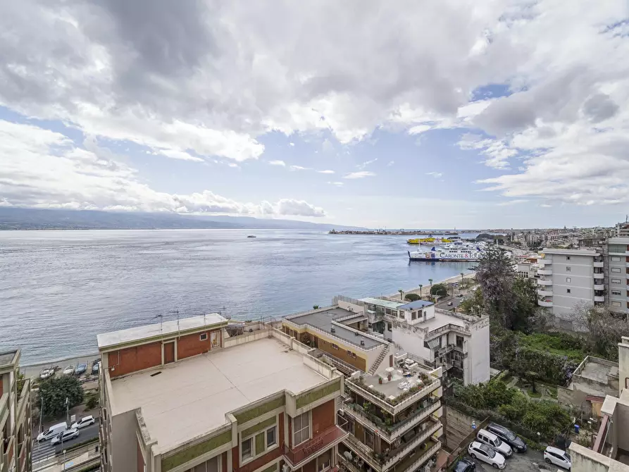 Immagine 34 di Attico in vendita  a Messina