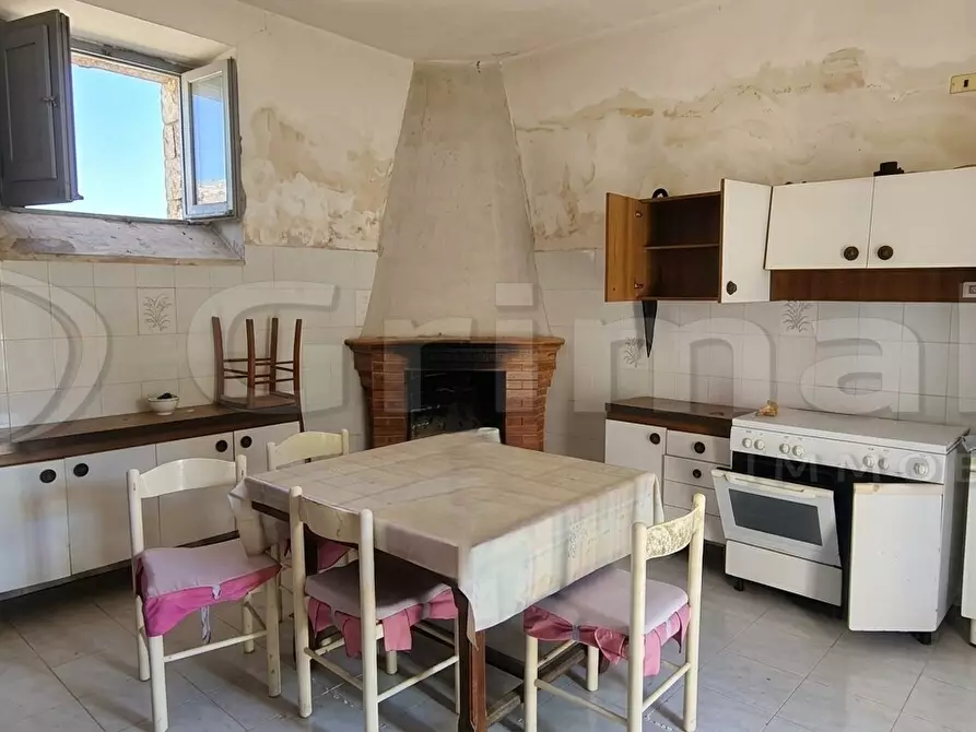 Immagine 26 di Palazzo in vendita  in Via Sferracavallo Snc a San Martino Valle Caudina