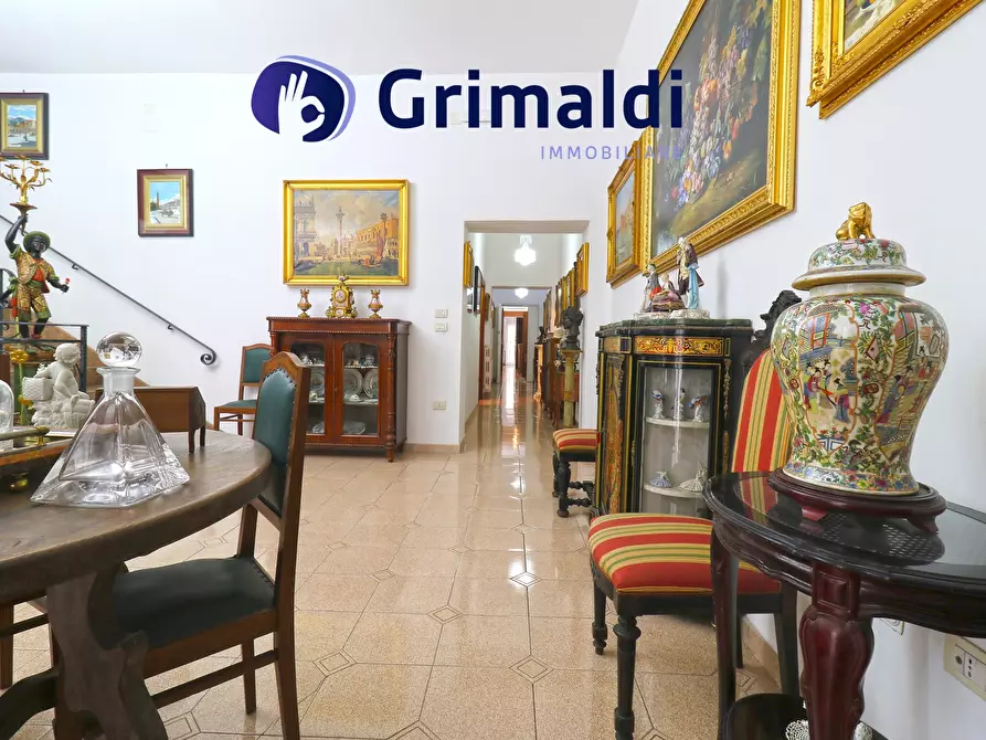 Immagine 18 di Quadrilocale in vendita  in Via Chiatamone a Napoli