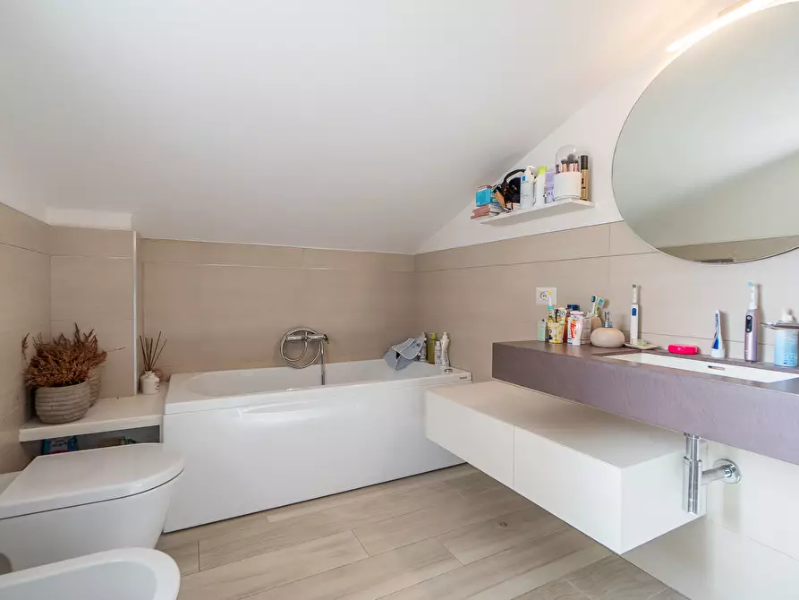 Immagine 85 di Villa in vendita  in Via Moricone a Albano Laziale