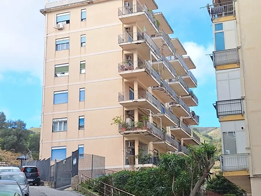 Immagine 1 di Quadrilocale in vendita  in Via dei Fiori 1 a Messina