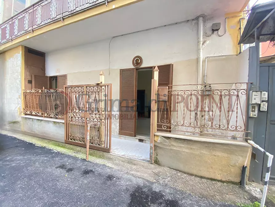 Immagine 1 di Appartamento in vendita  a Giugliano In Campania