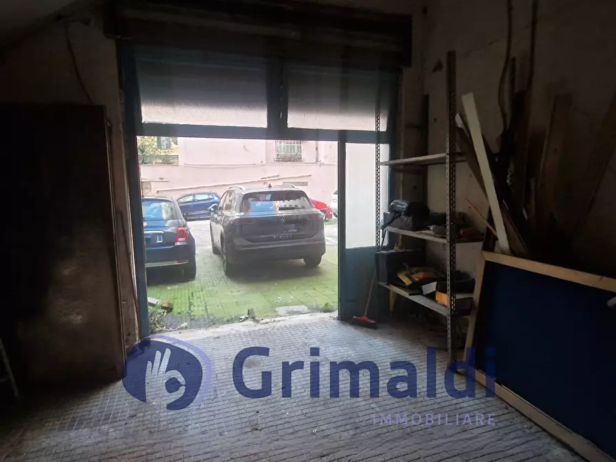 Immagine 13 di Garage in vendita  a Napoli