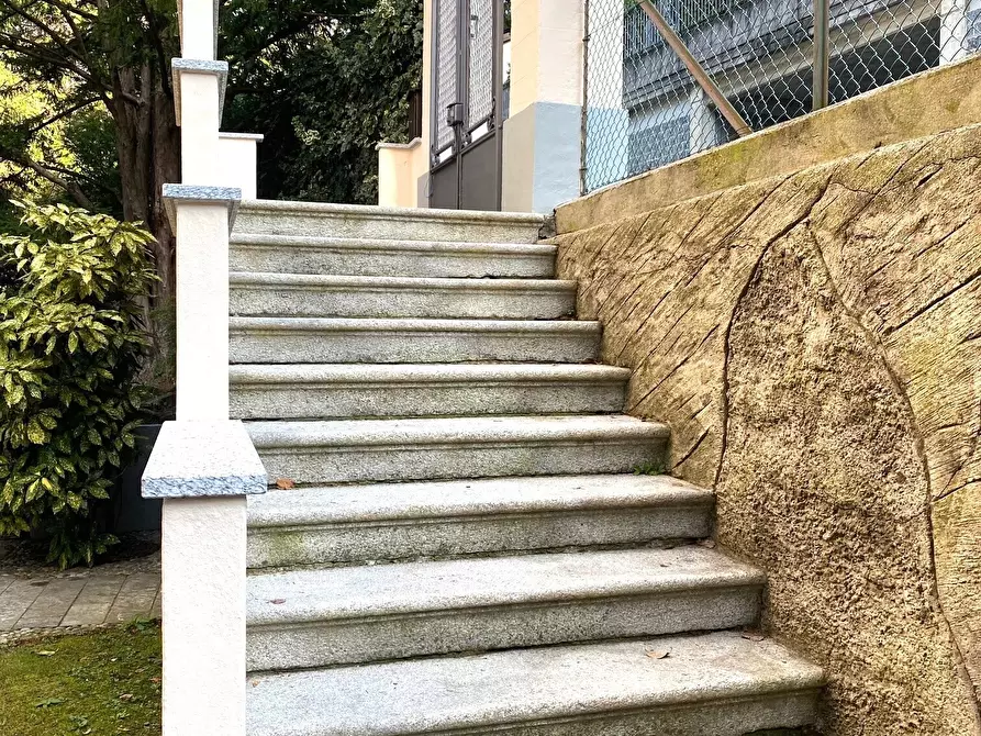 Immagine 46 di Quadrilocale in vendita  a Brunate