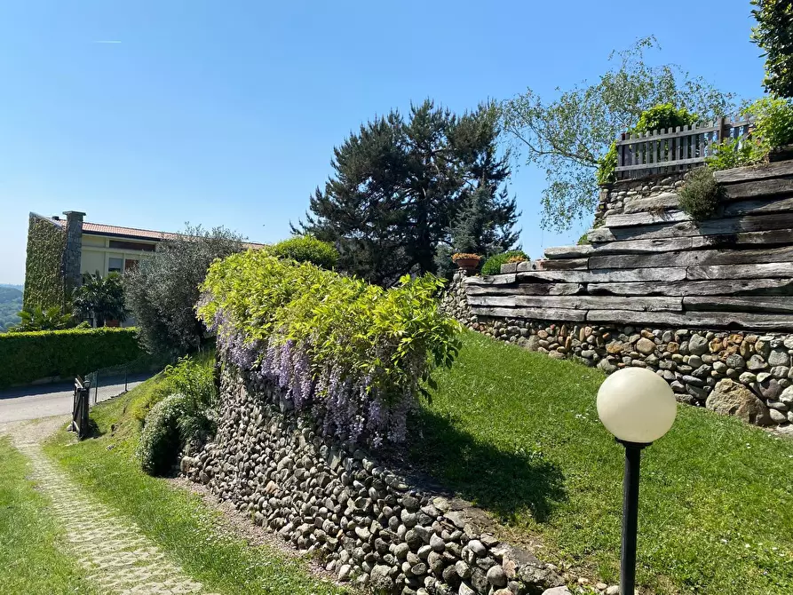 Immagine 31 di Villa in vendita  in Via delle Busacce 28 a San Fermo Della Battaglia