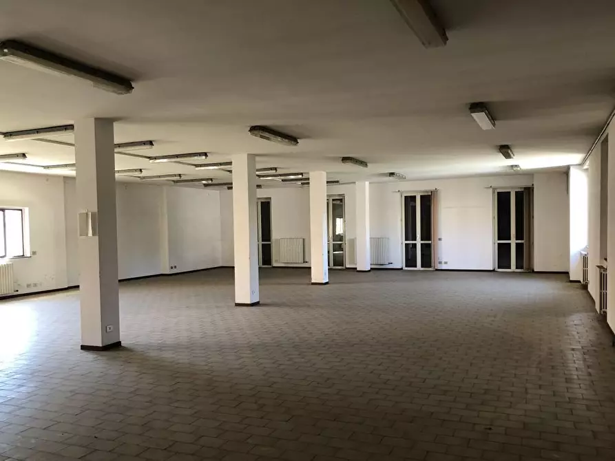Immagine 14 di Capannone industriale in vendita  a Como