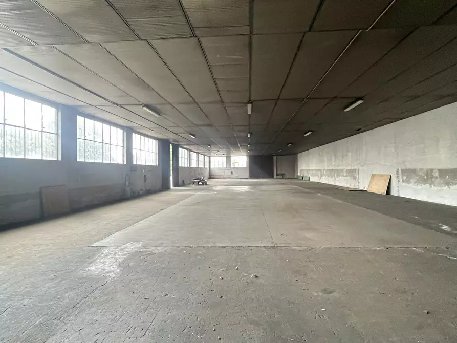Immagine 11 di Attività artigianale in vendita  in Viale dell'Unione Europea 36 a Gallarate