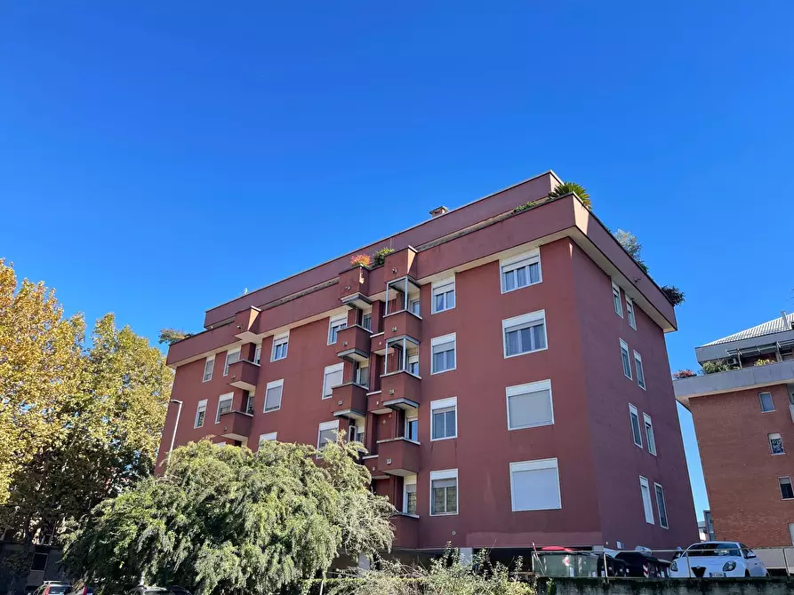 Immagine 1 di Appartamento in vendita  in Viale Giulio Cesare 289 a Novara