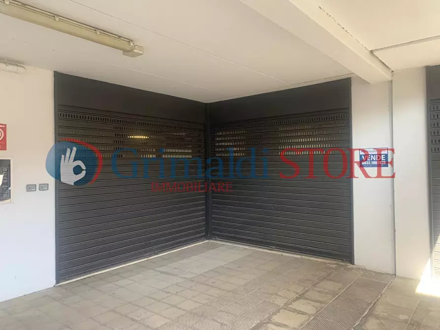 Immagine 20 di Locale commerciale in vendita  in Via Pacinotti 19 a Campi Salentina