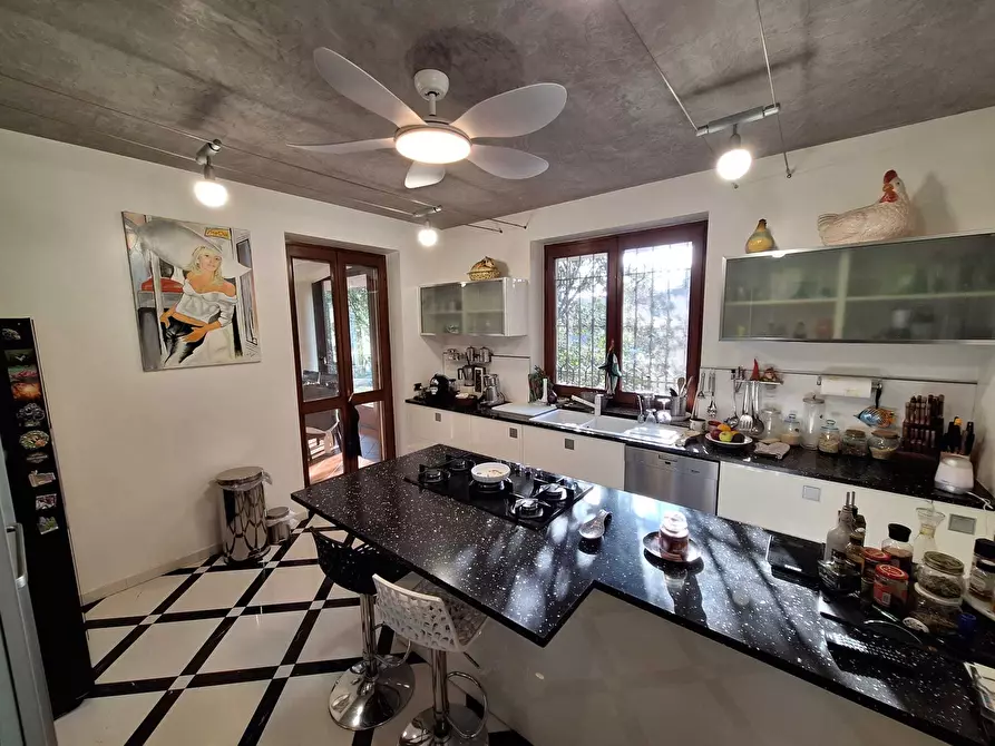 Immagine 17 di Villa in vendita  a Caresanablot