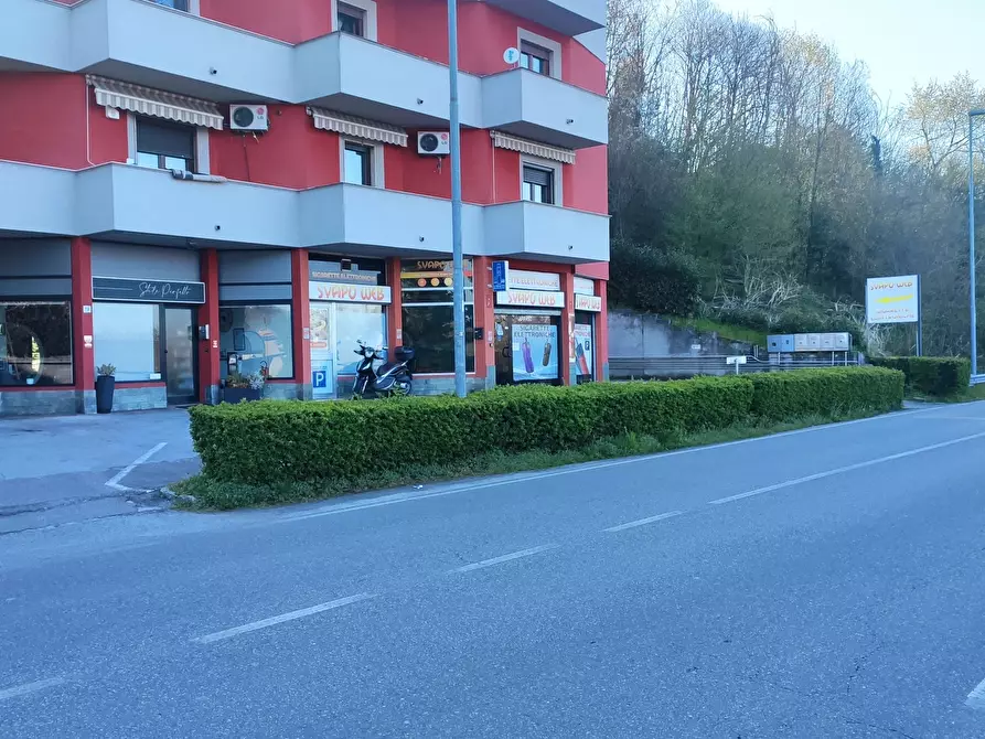 Immagine 1 di Tabaccheria in vendita  in VIA CANTURINA 9 a Senna Comasco