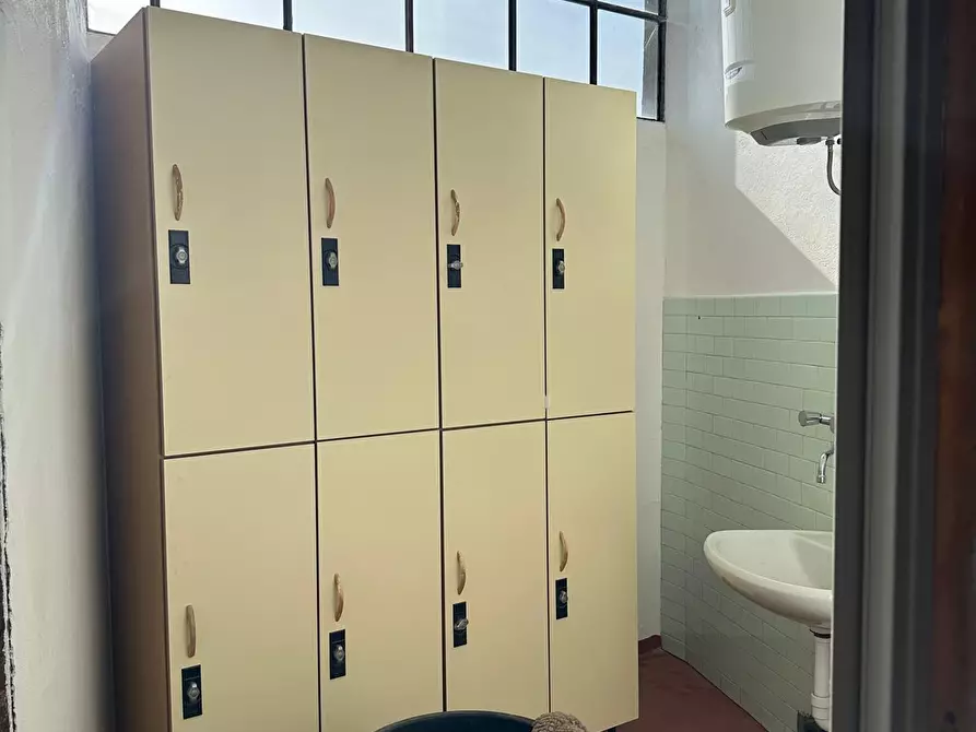 Immagine 20 di Laboratorio in vendita  in via Canturina 5 a Capiago Intimiano