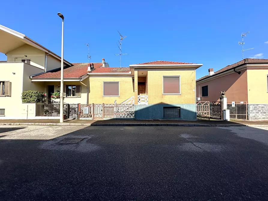 Immagine 1 di Casa indipendente in vendita  in via San Germano 10 a Vercelli