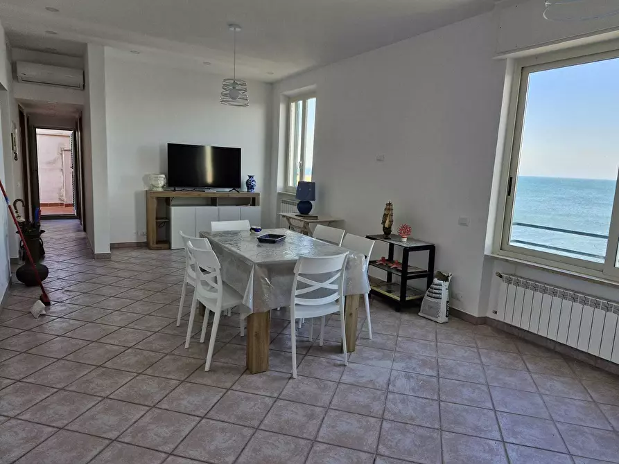 Immagine 10 di Quadrilocale in affitto  in Via Molo Innocenziano 44 a Anzio