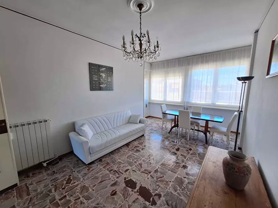 Immagine 1 di Bilocale in affitto  in Via Camillo Benso Cavour 4 a Vercelli